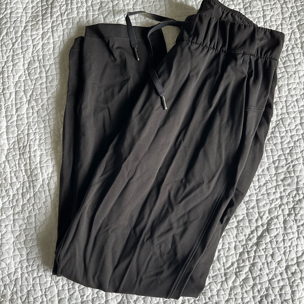 Lululemon On The Fly Jogger